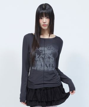 소프트 슬림 보트넥 그래픽 긴팔 티셔츠 DARK GREY
