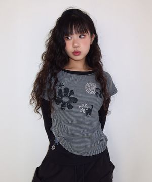 모티프 자수 스트라이프 레이어드 긴팔 티셔츠 BLACK