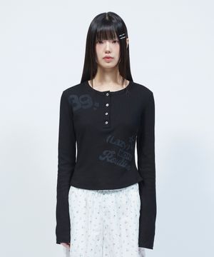 레터링 그래픽 와플 헨리넥 긴팔 티셔츠 BLACK