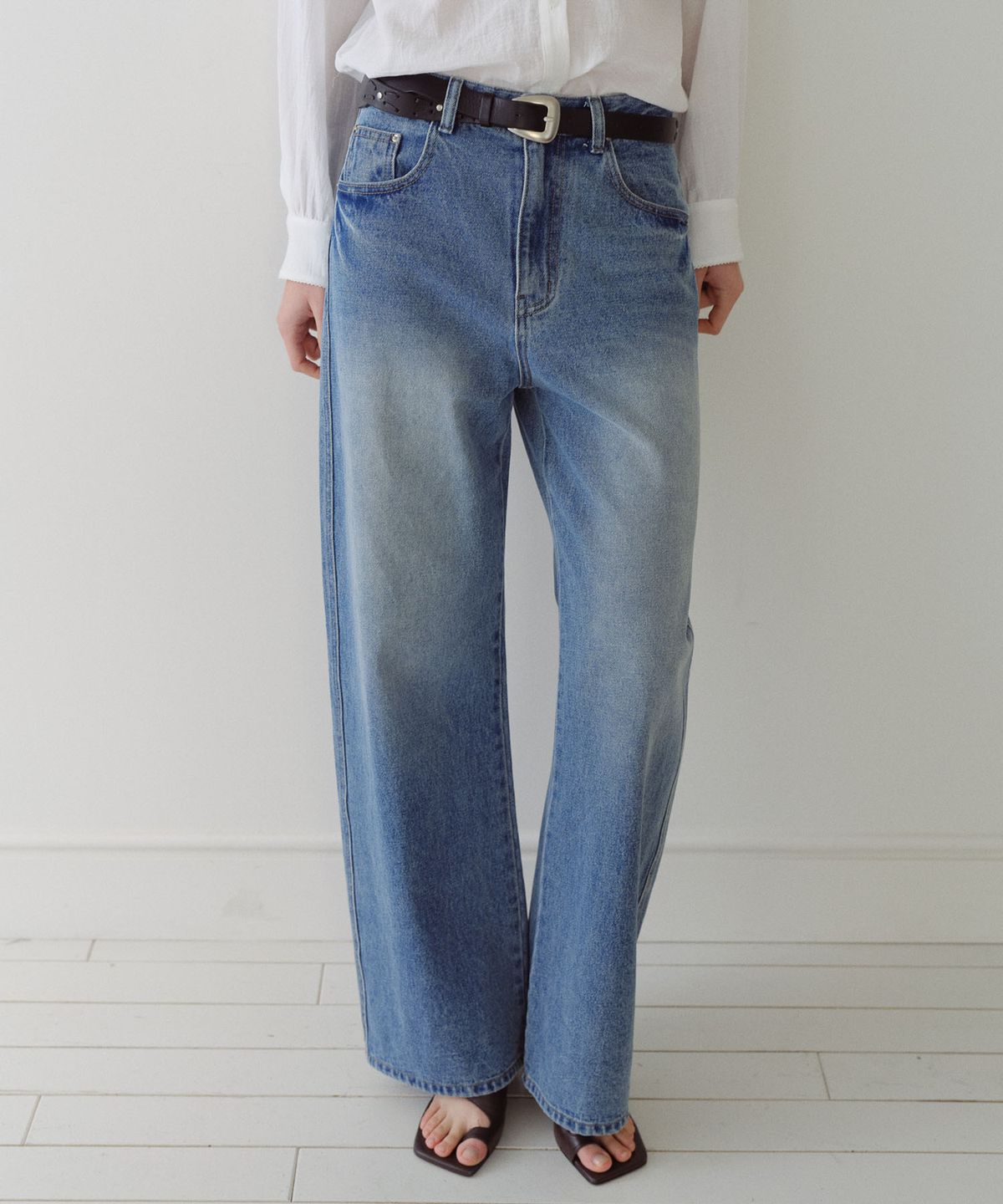 엔오르(EN OR) CURVED BRUSH WASH DENIM PANTS - BLUE