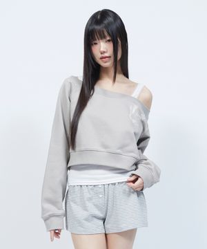 오프숄더 빈티지 플로럴 로고 크롭 맨투맨 GREY