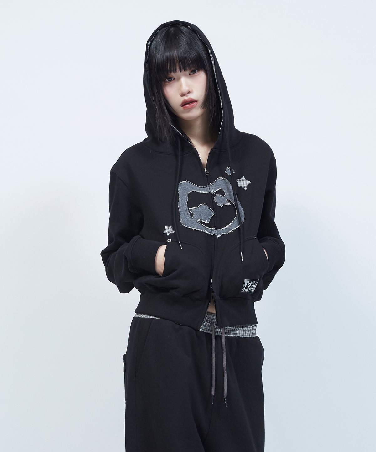 엘엠알(LMR) 캣 심볼 패치워크 크롭 후드 집업 BLACK