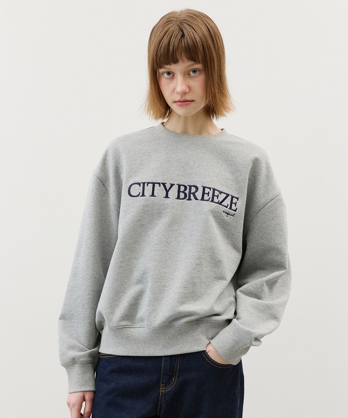 시티브리즈(CITYBREEZE) 시티 새틴 자수 스웨트 셔츠_3COLORS