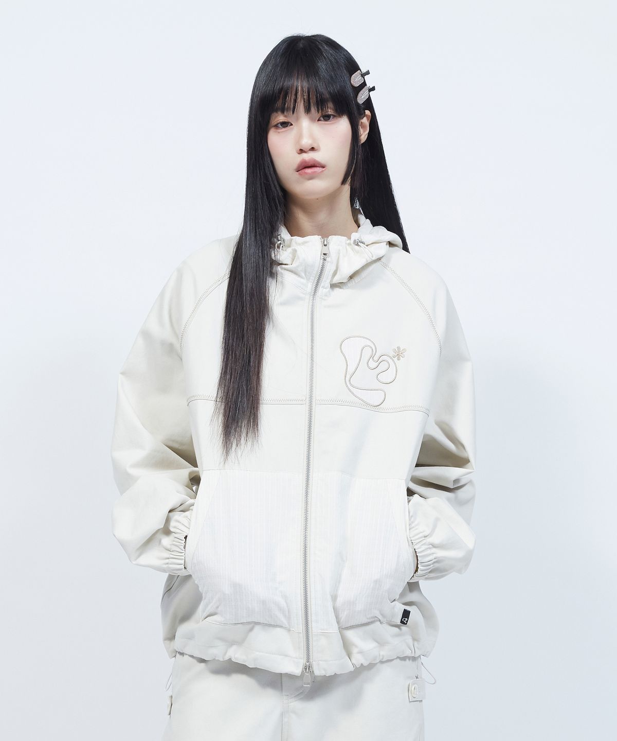 엘엠알(LMR) 아플리케 플로럴 로고 체크 배색 후드 자켓 LIGHT BEIGE