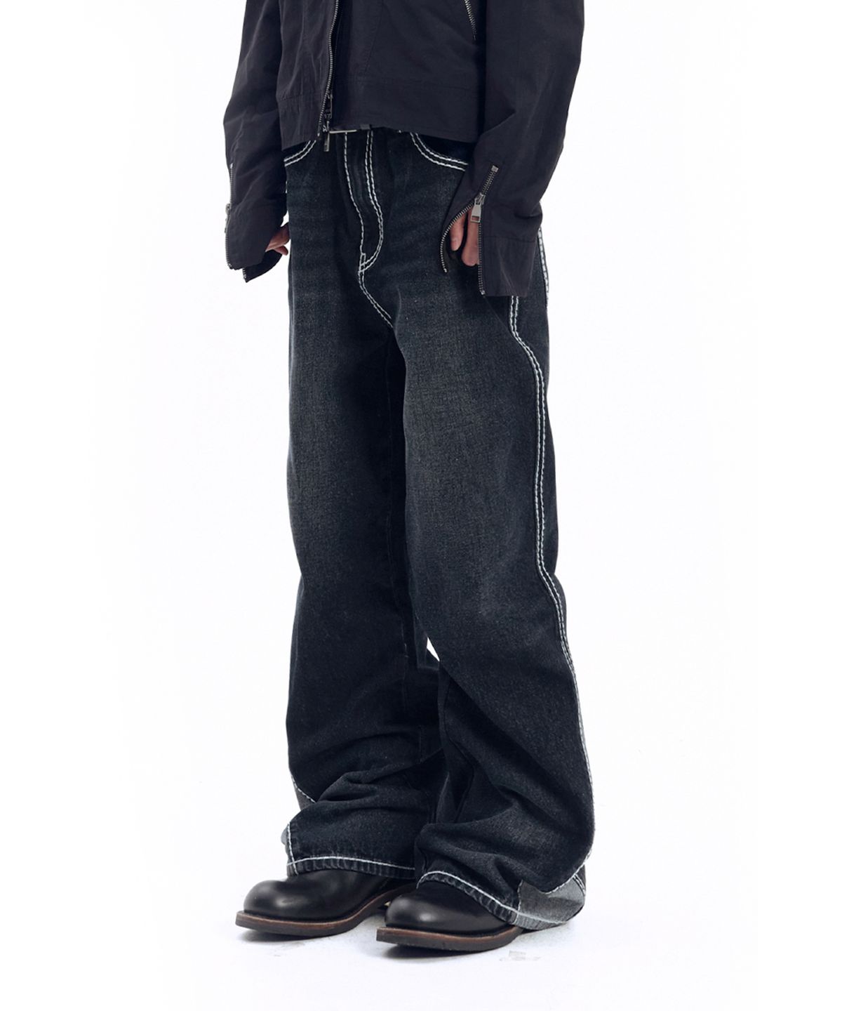 아캄(AAKAM) Stitched Flare Denim Pants (Black)