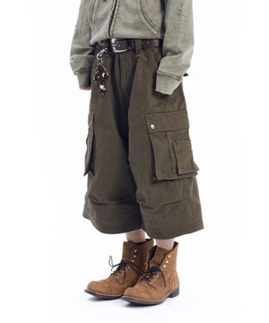 Knee Pin-Tuck Bermuda Cargo Pants (Brown)