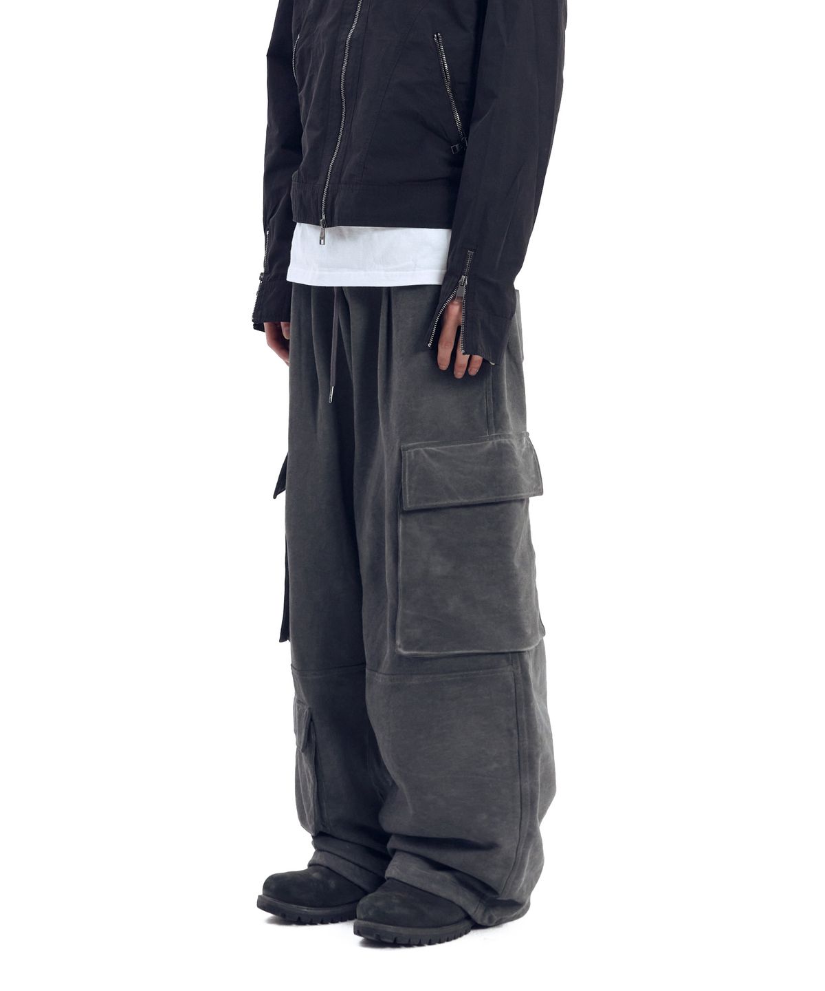 아캄(AAKAM) Multi Pocket Cargo Sweatpants (Dark Gray)