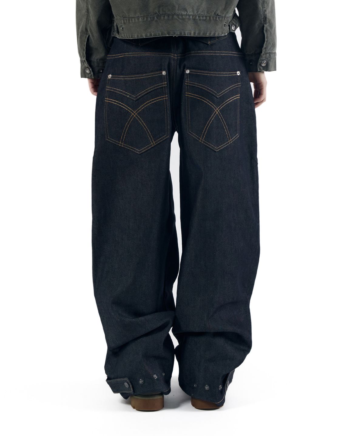 아캄(AAKAM) Steve Cinch Back Denim Pants (Blue)