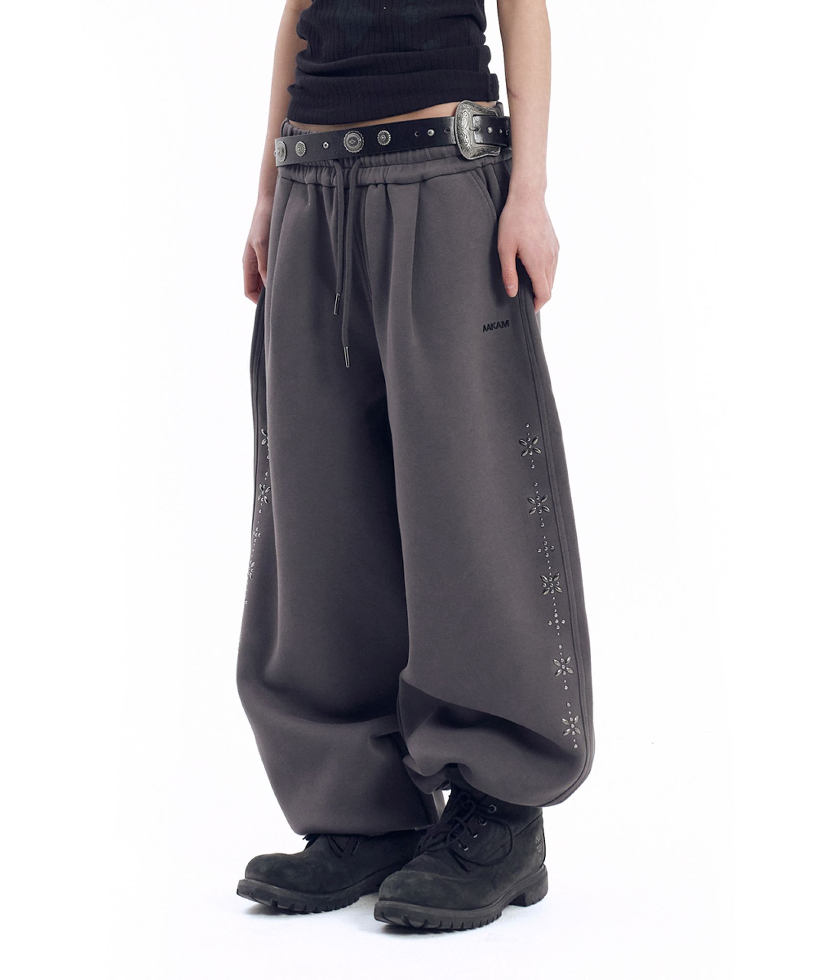 MUSINSA | AAKAM Line Studded Sweatpants (Dark Gray)
