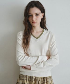 W/워셔블 더블 레이어드 브이넥 니트_IVORY(WC26KN43)