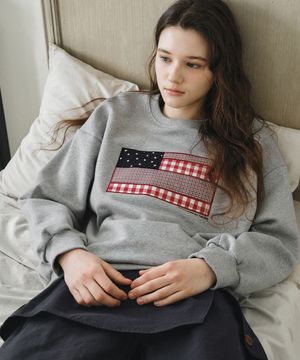 W/플래그 아플리케 스웻셔츠_MELANGE GRAY(W26TP09)