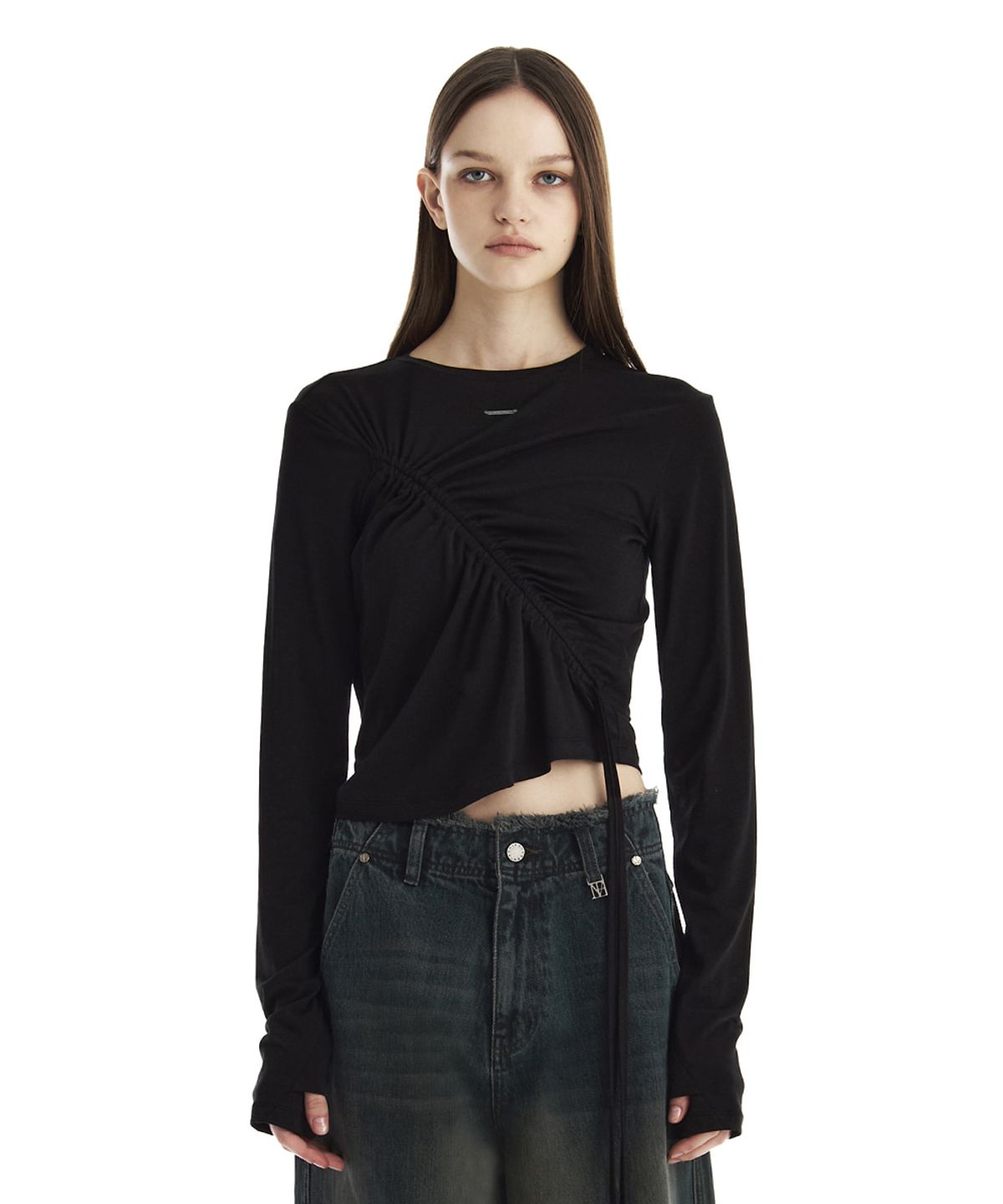 트리밍버드(TREEMINGBIRD) Shirred Wave Detail Crop Long Sleeve [ Black ]