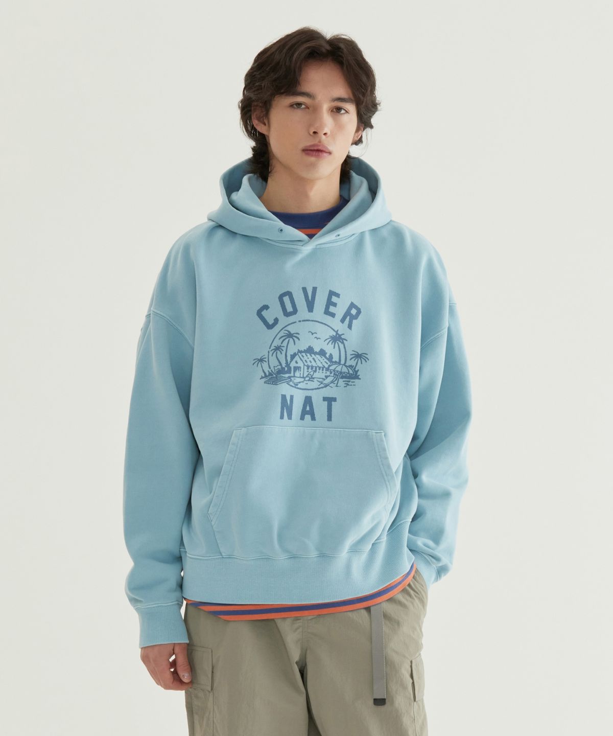 커버낫(COVERNAT) 아일랜드 그래픽 피그먼트 후디 라이트 블루