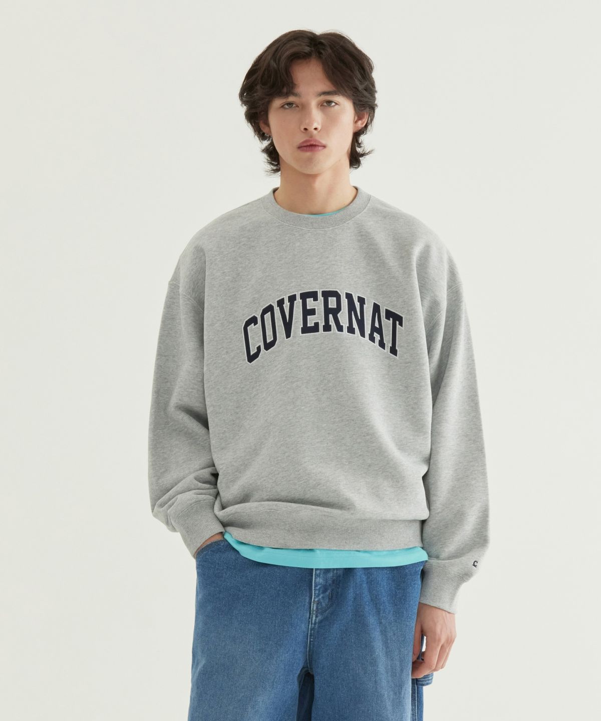 커버낫(COVERNAT) 아치 로고 맨투맨 멜란지 그레이