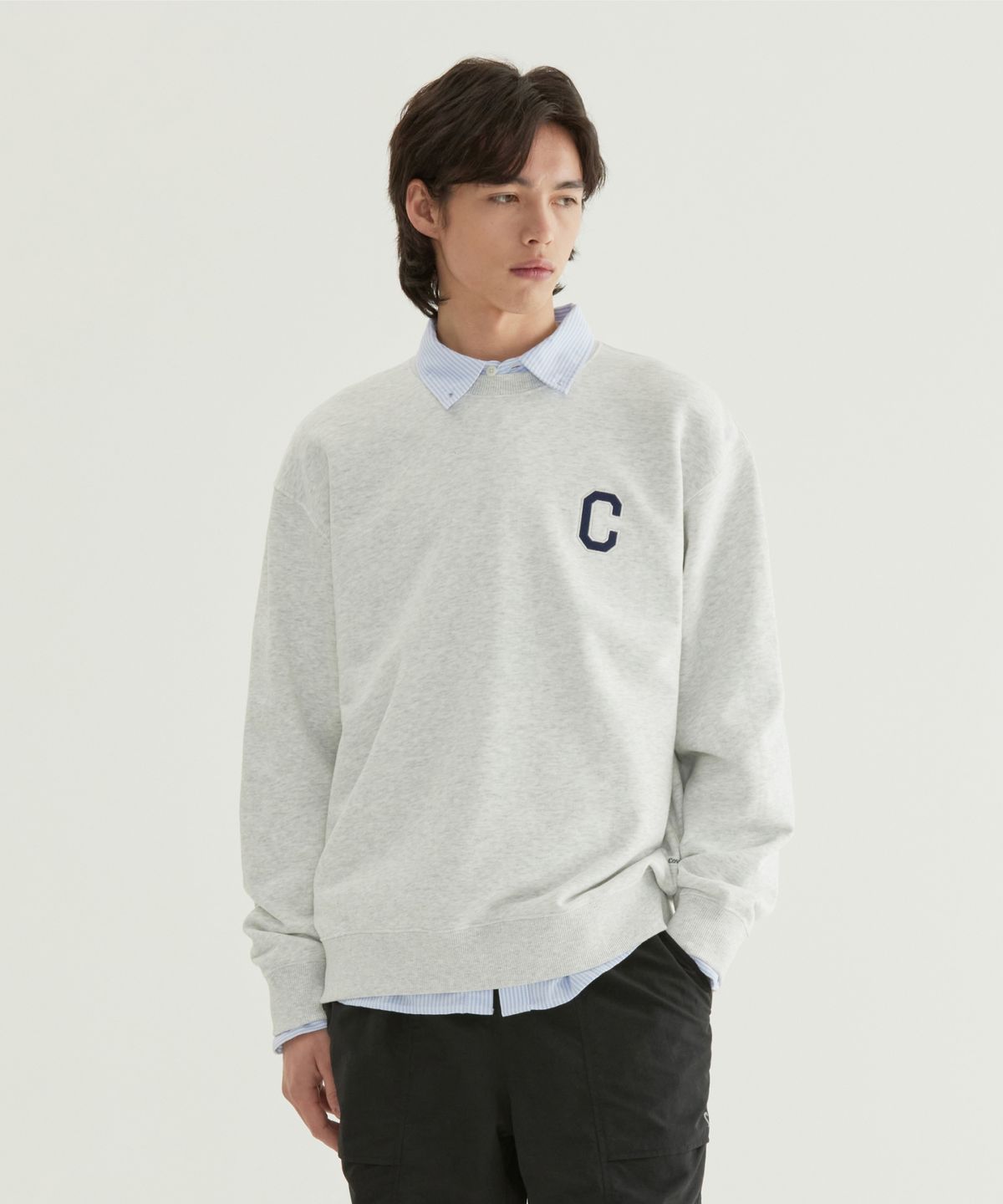커버낫(COVERNAT) C 로고 맨투맨 헤더 그레이