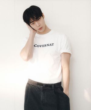 [추영우 착용] 센터 로고 티셔츠 화이트