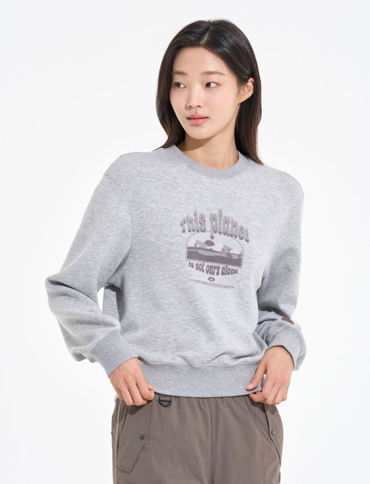 비비씨 어스(BBC EARTH) 여성 후로피 맨투맨 멜란지그레이