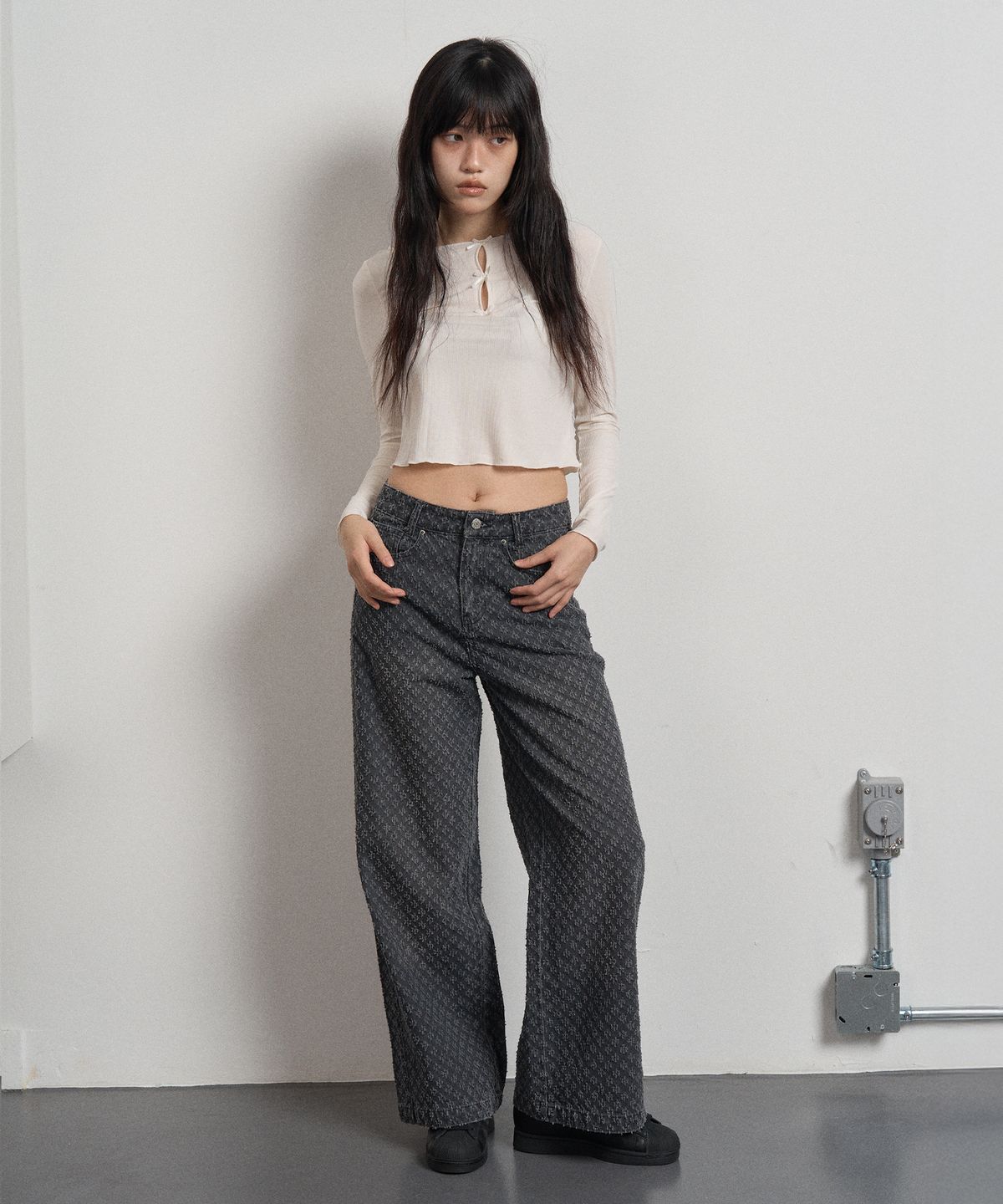 스웨이글로우(SWAYGLOW) 스노우 펀칭 데님팬츠 Charcoal