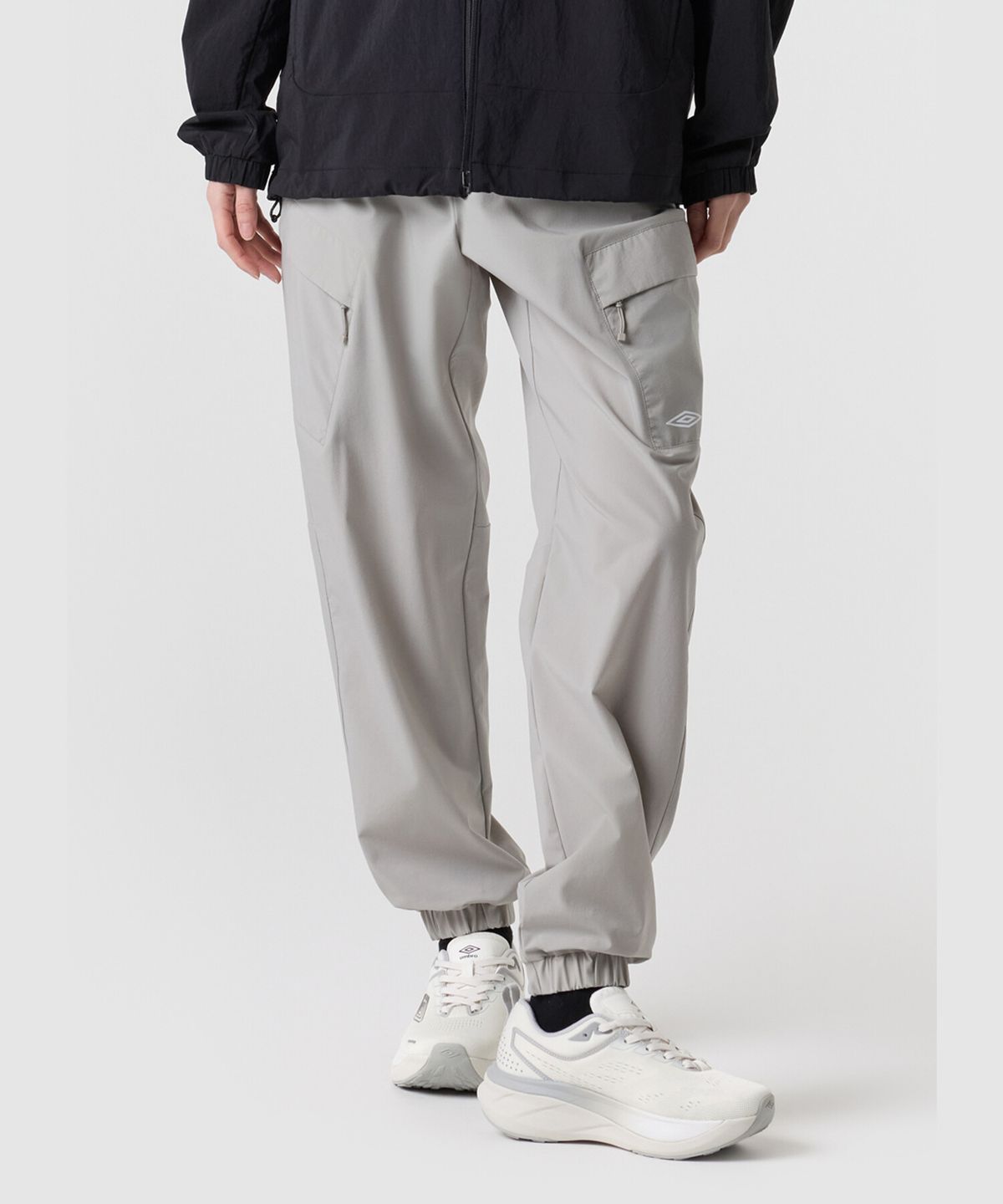 엄브로(UMBRO) 올라운드 스트레치 카고 조거 팬츠 베이지 UR123SPT21