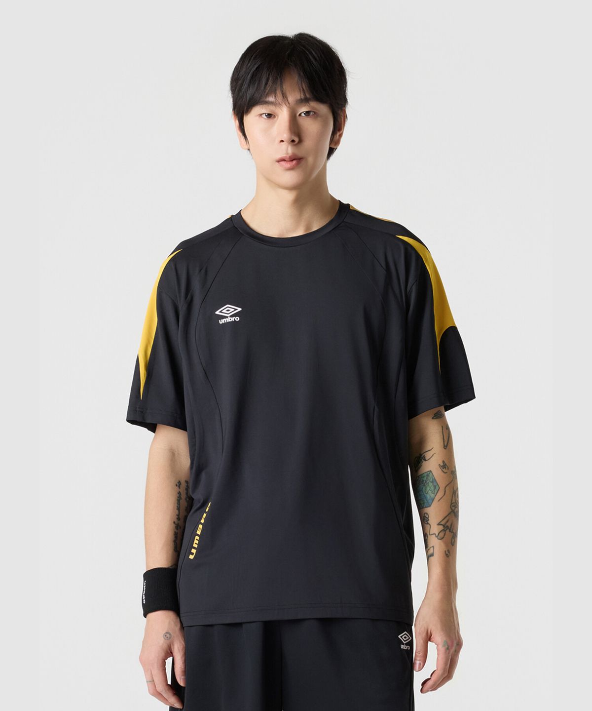 엄브로(UMBRO) PTR 메쉬 풋볼 반팔 티셔츠 블랙 UR121SRS38