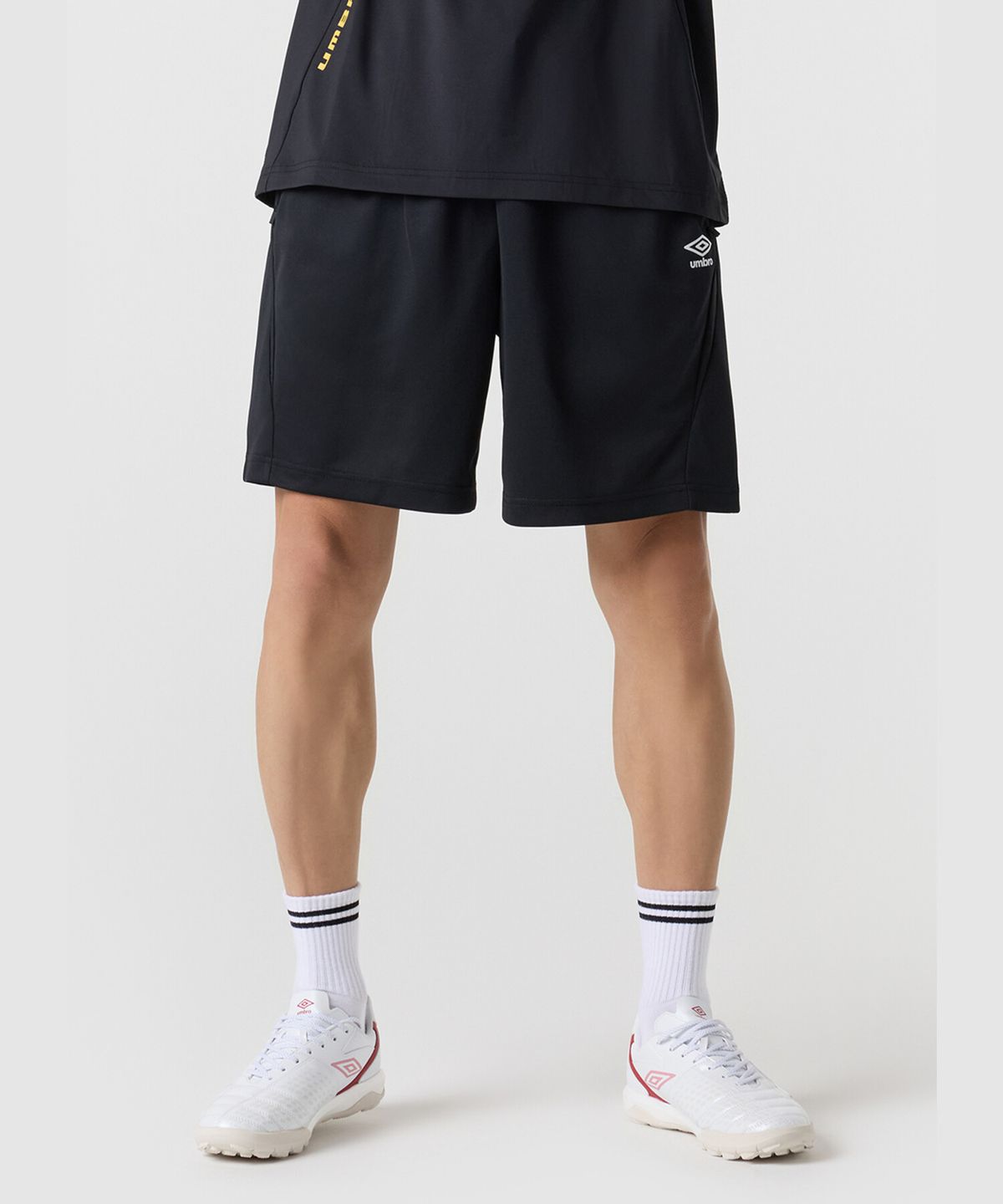 엄브로(UMBRO) PTR 메쉬 풋볼 4.5부 반바지 블랙 UR121SHP38