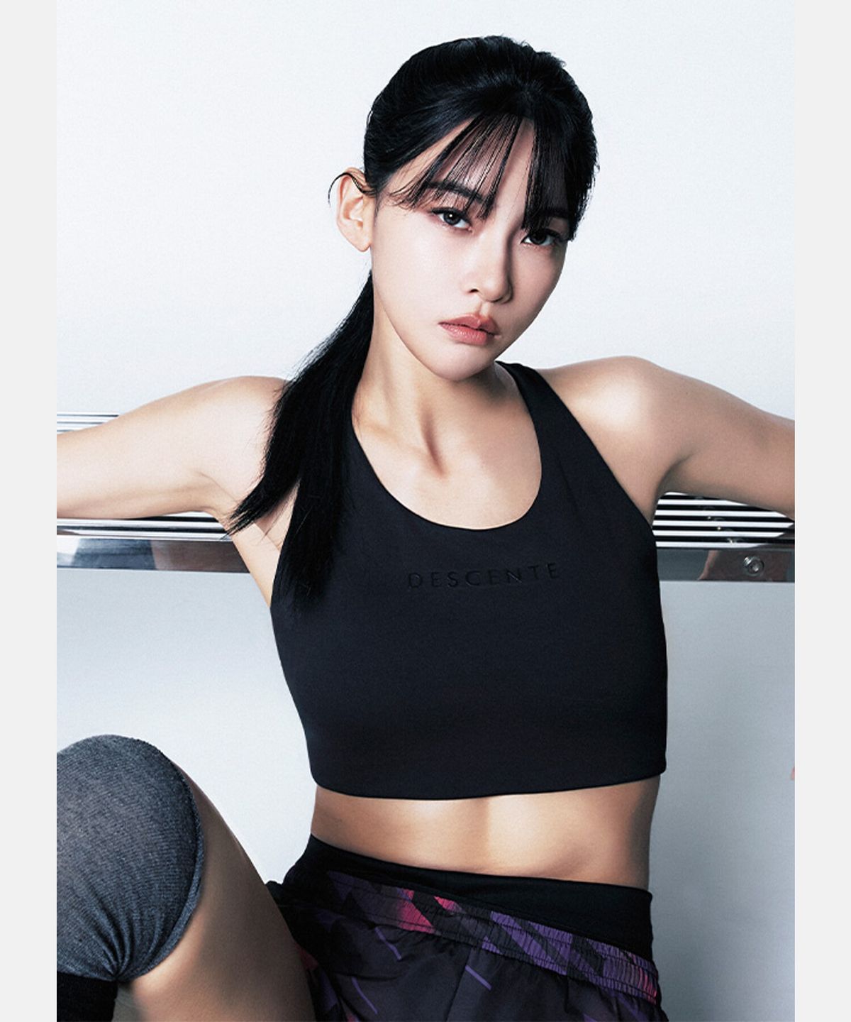 데상트(DESCENTE) 우먼스 숏 미디엄서포트 브라탑 블랙 SR122PBR11
