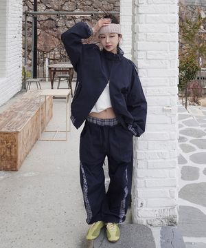 POINT CHECK DETAIL PANTS IN NAVY