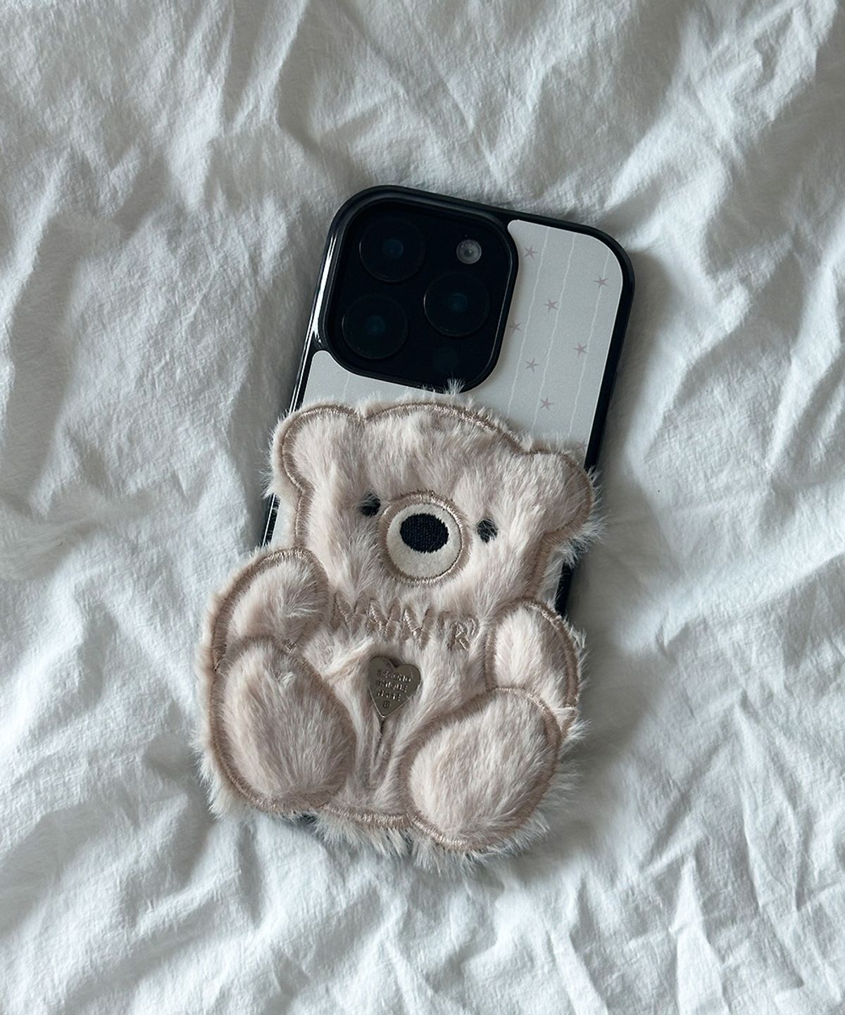 세컨드유니크네임(SECOND UNIQUE NAME) SUN CASE PATCH COZY BEAR IVORY (GLOSSY BLACK)