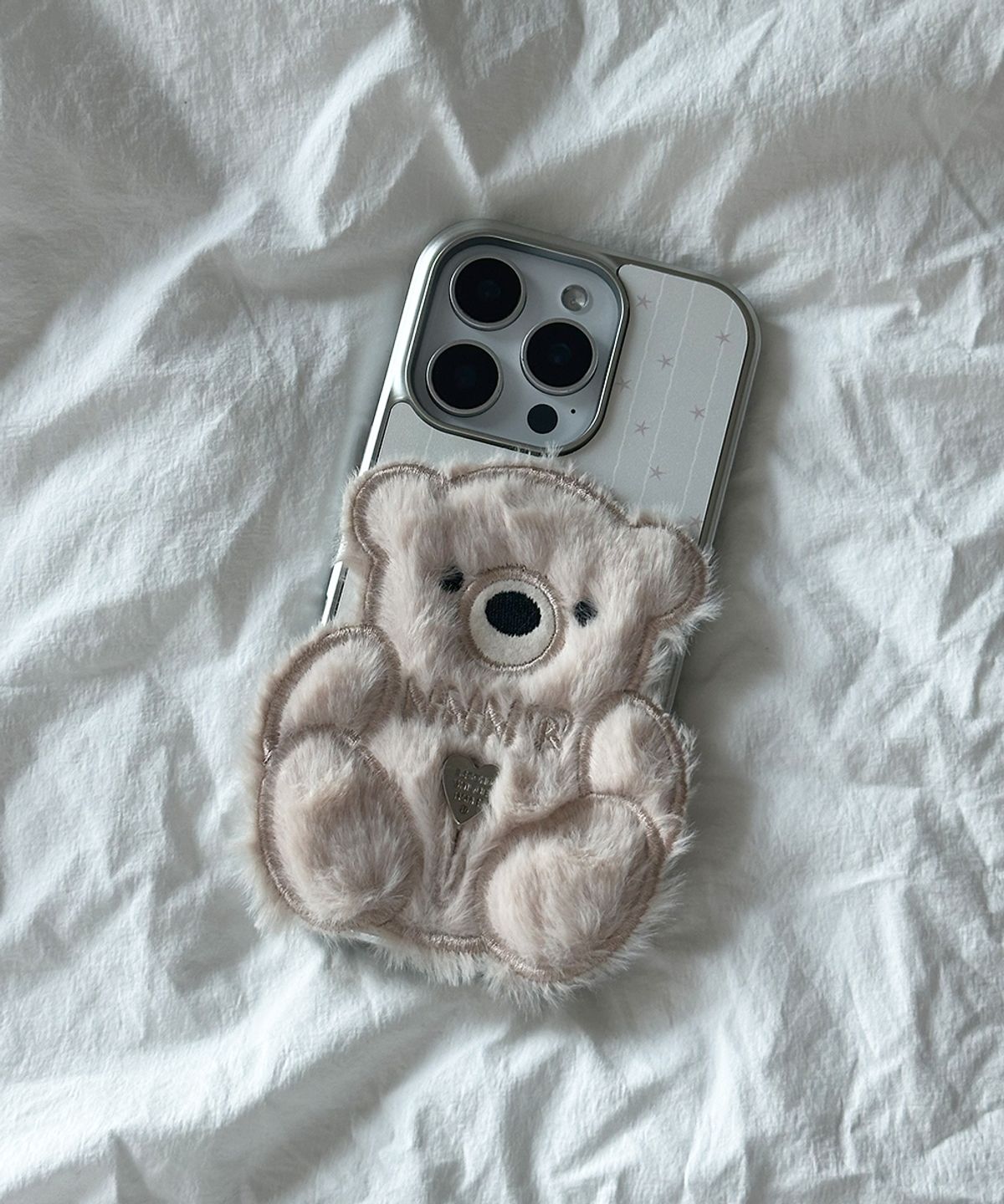 세컨드유니크네임(SECOND UNIQUE NAME) SUN CASE PATCH COZY BEAR IVORY (GLOSSY SILVER)