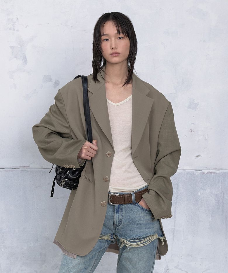 LOWCUT BLAZER IN KHAKI BEIGE