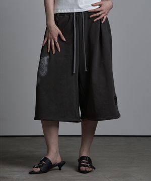 새깅 플레어 버뮤다 팬츠 차콜