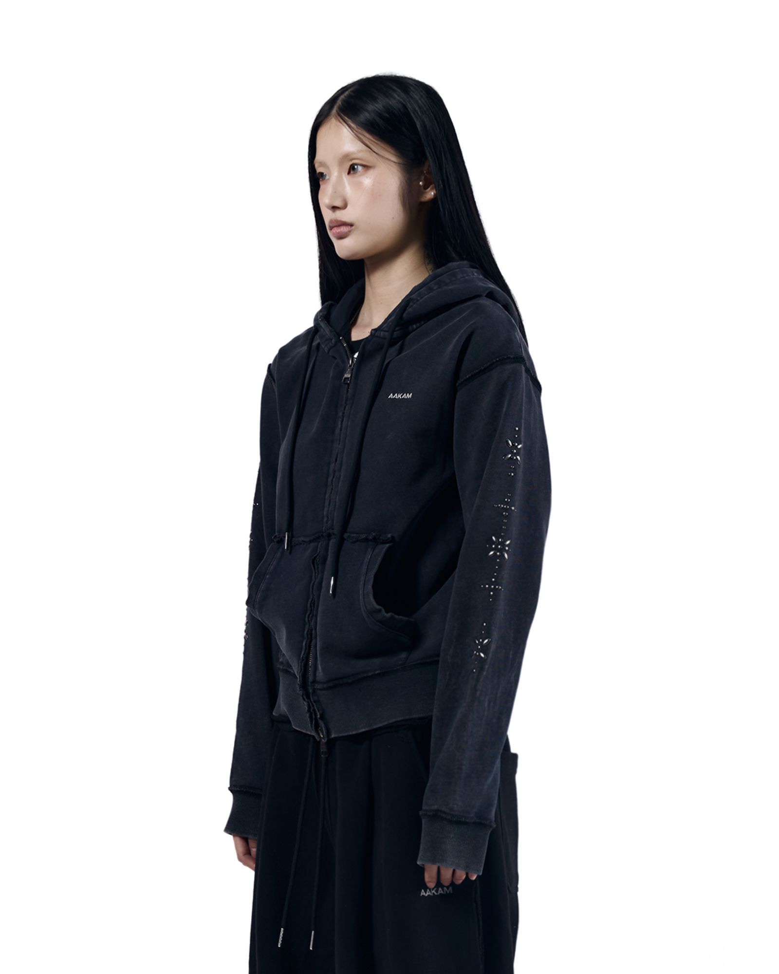 MUSINSA公式 | AAKAM Dust Studded Zip-Up hoodie (Black)