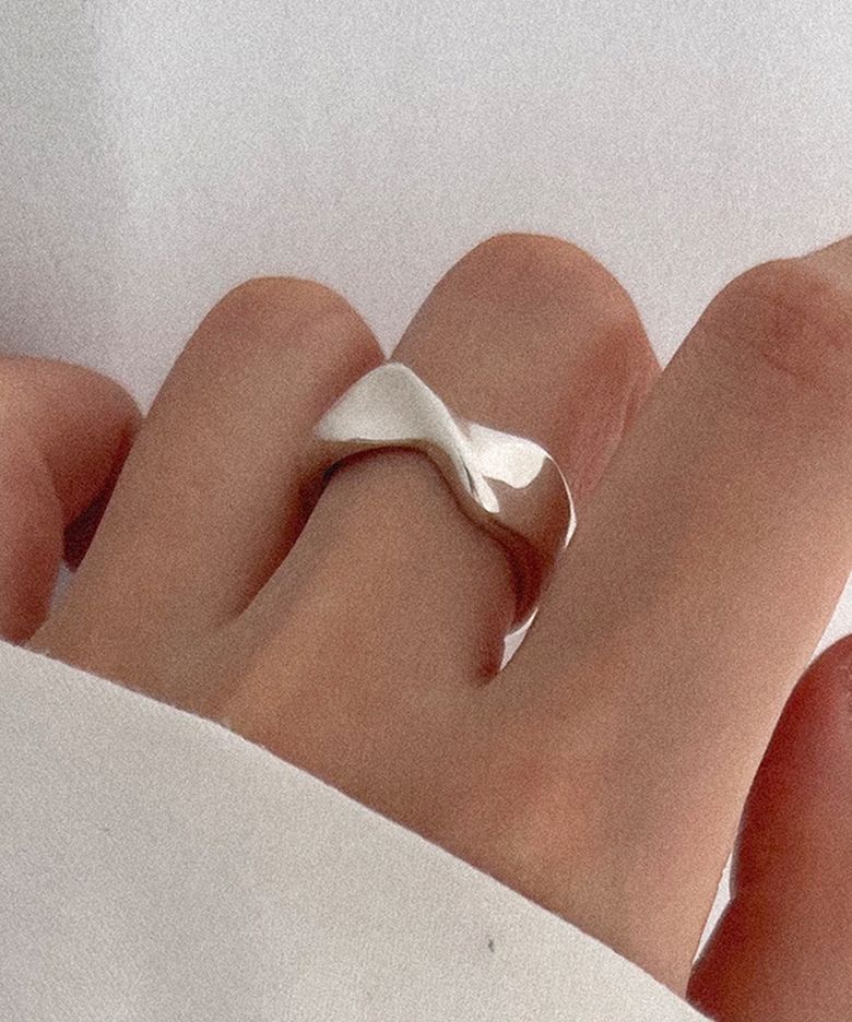 RIBBON RING (GLOSSY)