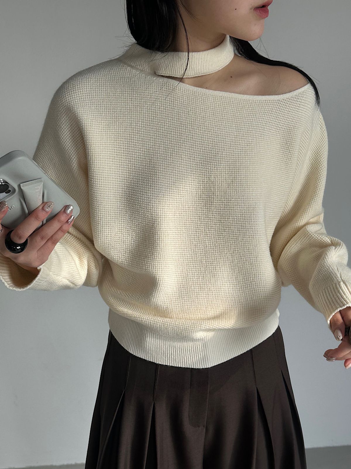 아포엠(APOEM) Offset Choker Knit (3C)