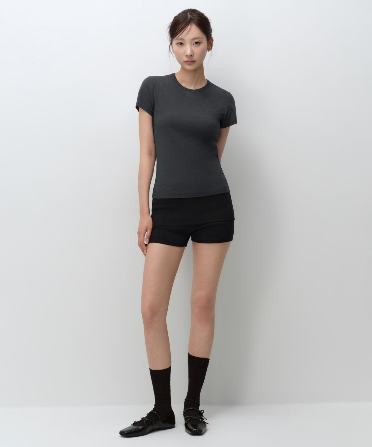 무신사 스탠다드 우먼(MUSINSA STANDARD WOMAN) 우먼즈 슬림 크루 넥 브라티셔츠 [다크 그레이]