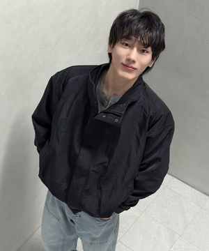 [선발매] UNISEX 볼륨 블루종 봄버 점퍼 [BLACK] / GF1UJP005