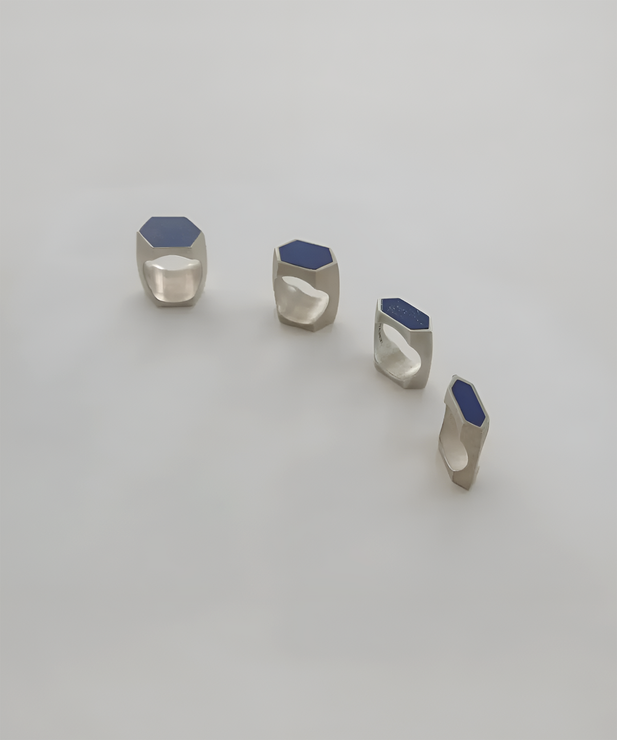 르네오브제(RENEOBJET) EQU  HEX RING [STERLING SILVER] 미니멀 925 실버 링 볼드 포인트 스톤 반지