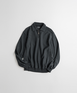 DISTRESSED QUARTER ZIP SWEAT charcoal