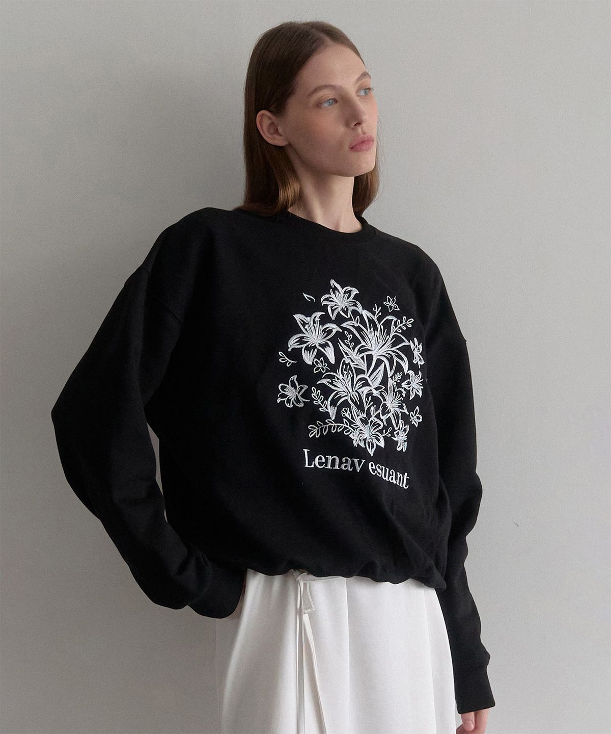 르나브(LENAV) Bloomy Sweat shirt (블랙)