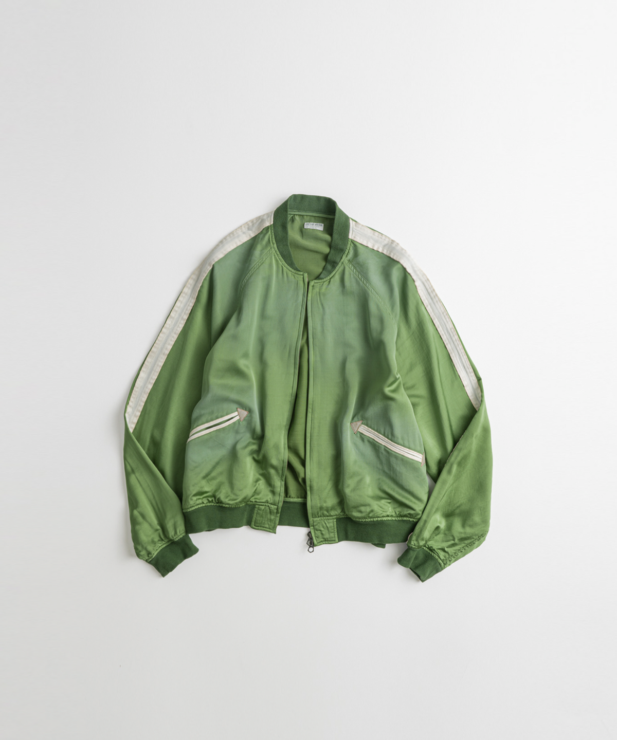 비헤비어(BEHEAVYER) WASHED WOOL SOUVENIR JACKET grass
