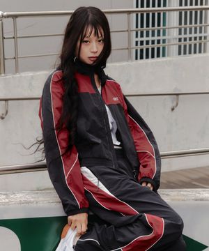 [서지수 PICK] 프리미어 트랙 윈드 브레이커 (W) - 딥 차콜