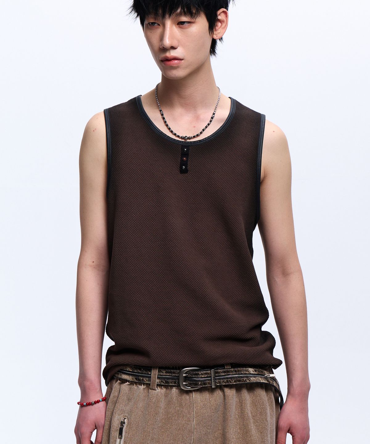 알에스에스씨(RSSC) LEATHER MIXED SPRAY SLEEVELESS - BROWN
