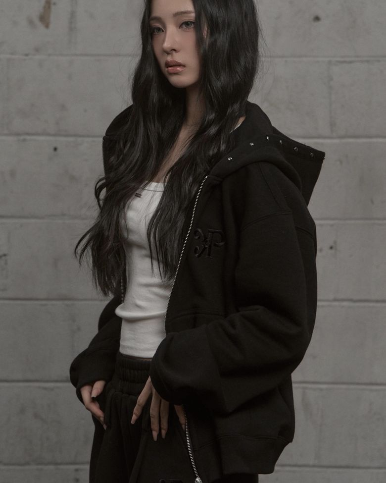 Steel Stud Hood Zip-Up (black)