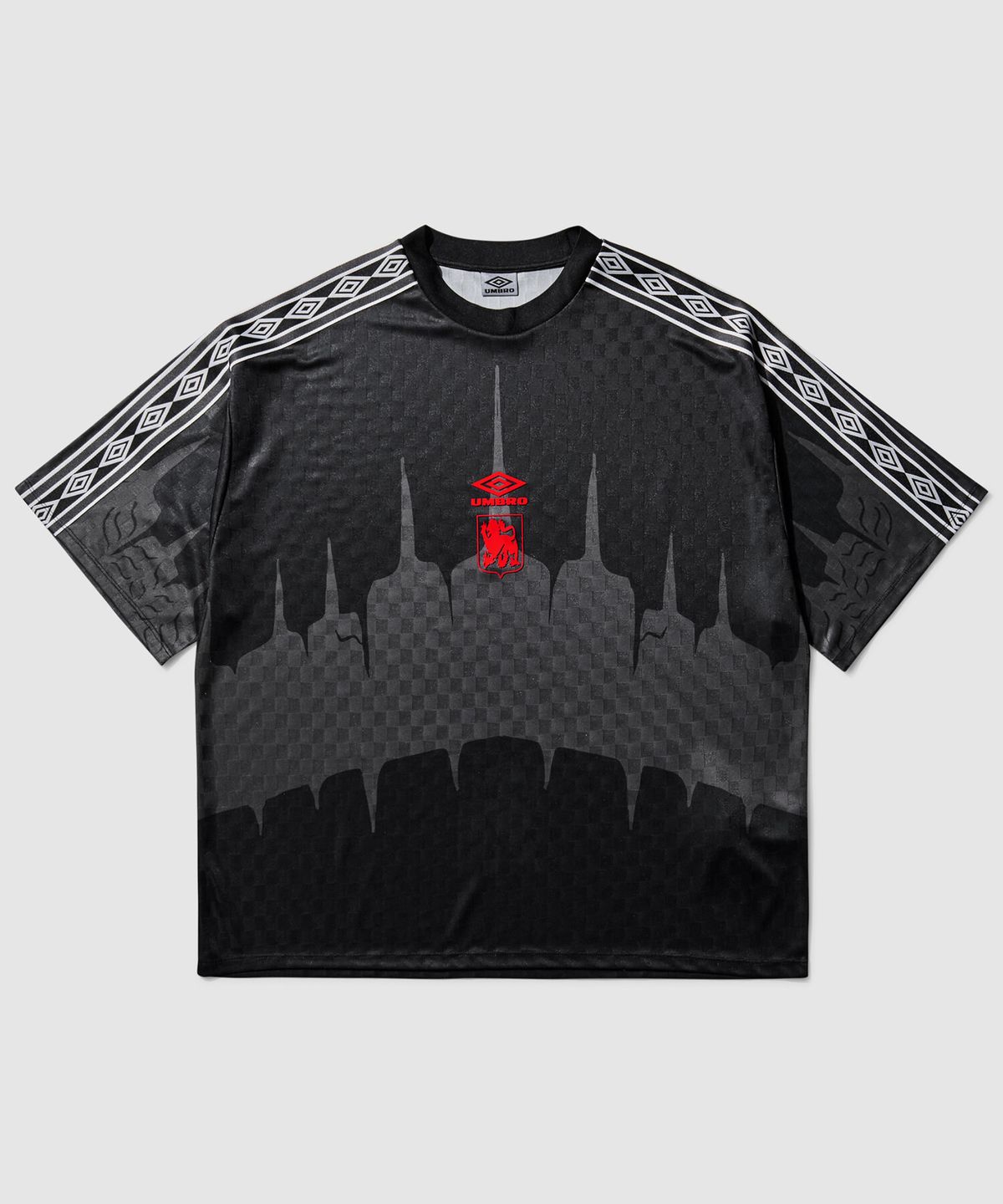 엄브로(UMBRO) [UMBRO X SLAM JAM] 히스토리 테이프 반팔 저지 블랙 UR111ORJ33
