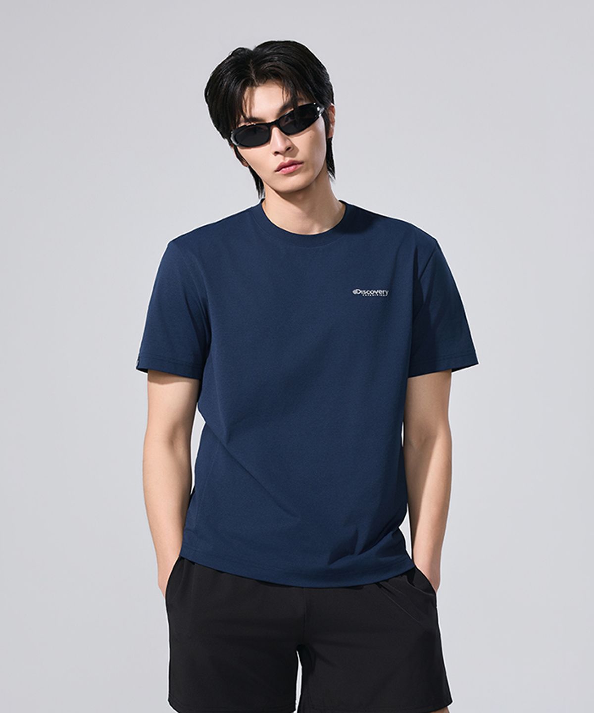 디스커버리 익스페디션(DISCOVERY EXPEDITION) 남성 에버딘 스몰로고 반팔티셔츠 (D/NAVY)
