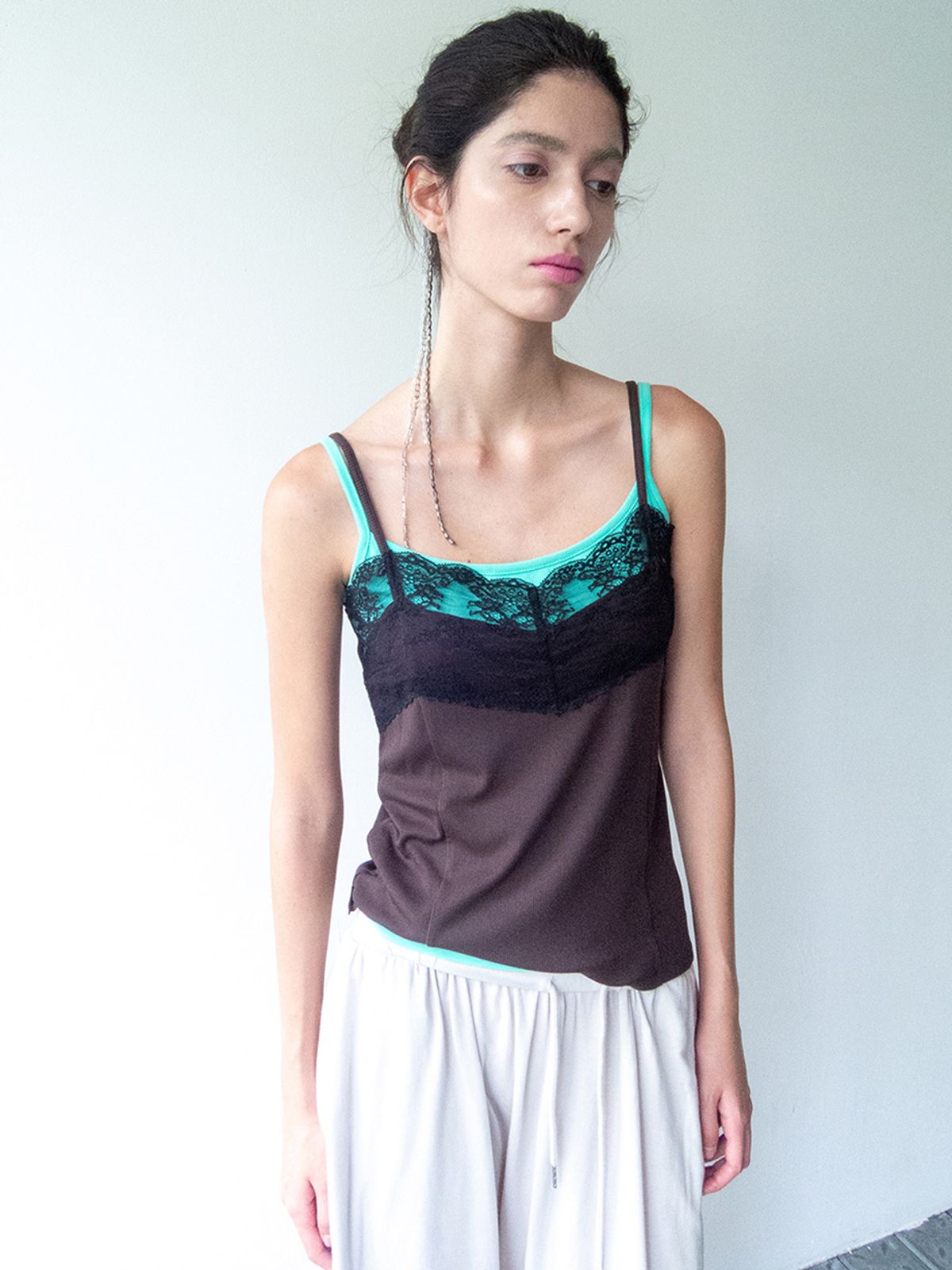 세릭(CERRIC) Lace Trim Sleeveless _ Brown