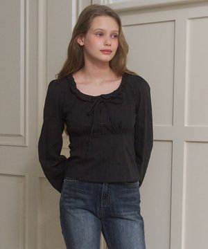 A RIBBON TIE RUFFLE BLOUSE_BLACK