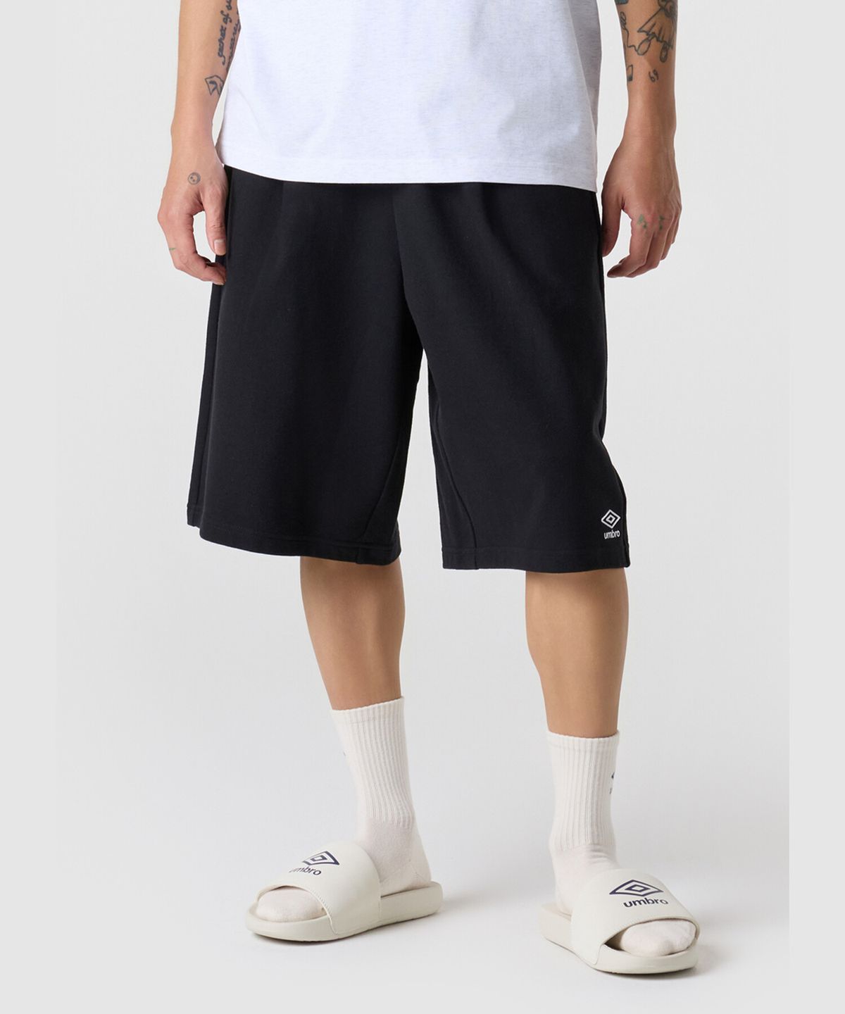 엄브로(UMBRO) 에센셜 6부 버뮤다 반바지 블랙 UR123CHP18