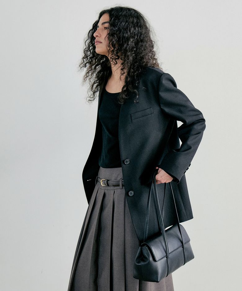 ORDINARY NO COLLAR V NECK JACKET - BLACK