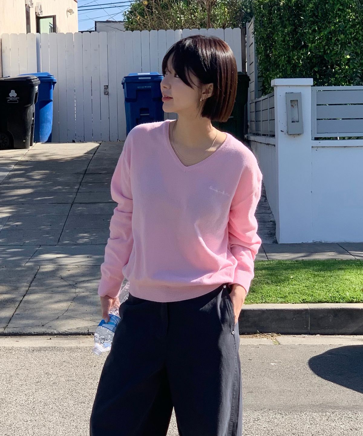썸웨어버터(SOMEWHEREBUTTER) Roe V-Neck Knit - Light Pink